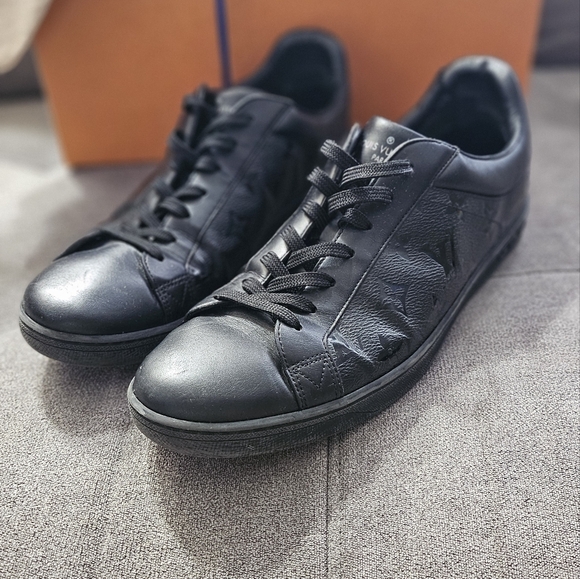 authentic Louis Vuitton shoes - Picture 6 of 9